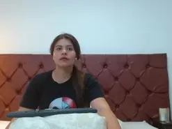 MirelleBloom  live sex cam
