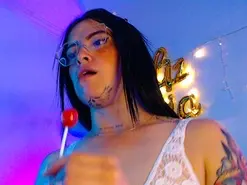 Isa_Maiden18  live sex cam