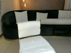 NiaHolland  live sex cam