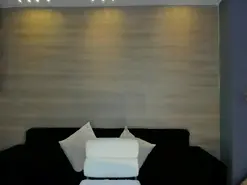 NiaHolland  live sex cam