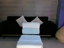 NiaHolland  live sex cam