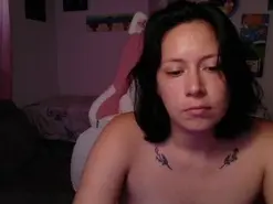 HotMommyMia  live sex cam