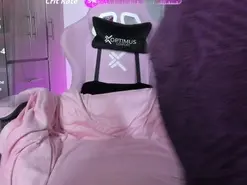 Saralolo420  live sex cam