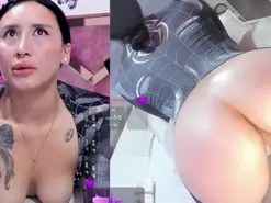 Lili_moon  live sex cam