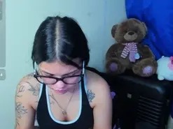 Emma_boo  live sex cam