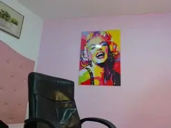 Tinisweet  live sex cam