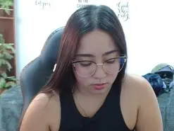 Tinisweet  live sex cam