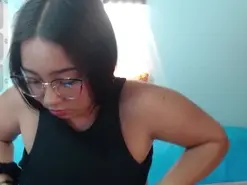 Tinisweet  live sex cam