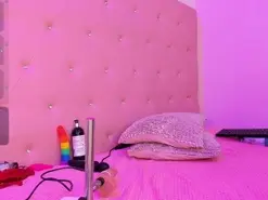 Tinisweet  live sex cam