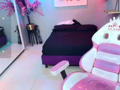 Maggy_T18  live sex cam