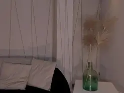 LizzHamilton  live sex cam