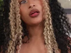 Willowhendrix  live sex cam