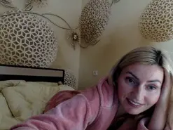 Yourrealgirl  live sex cam