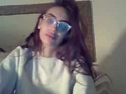 Triana8  live sex cam