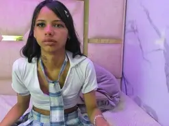 Bratz75  live sex cam