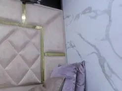 Bratz75  live sex cam