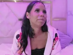 Bratz75  live sex cam