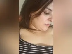 Avril_xo  live sex cam