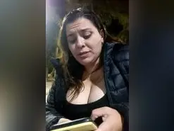 Avril_xo  live sex cam