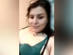 Avril_xo  live sex cam