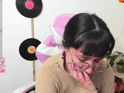 Hot_moon_18  live sex cam
