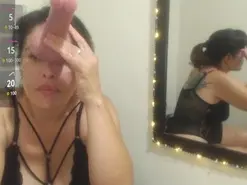 Makaela37  live sex cam