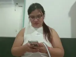 Yanetsexy4  live sex cam