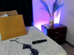 MiaHertz  live sex cam