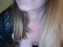 Luciamilf  live sex cam