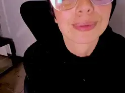 Lucy_Glow  live sex cam