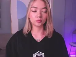 HaleyGreen1  live sex cam