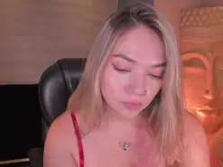 HaleyGreen1  live sex cam