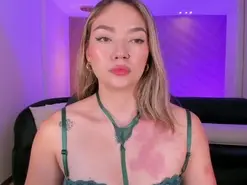 HaleyGreen1  live sex cam