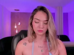 HaleyGreen1  live sex cam