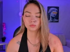 HaleyGreen1  live sex cam