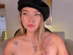 HaleyGreen1  live sex cam