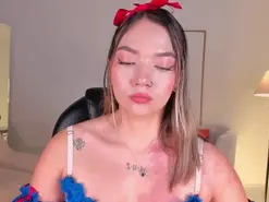 HaleyGreen1  live sex cam