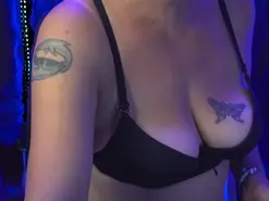 Madurahot4  live sex cam