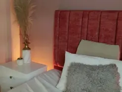 PaulinaSaint  live sex cam