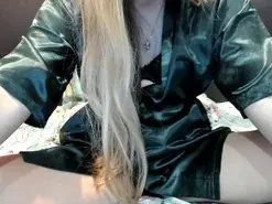 Ultrachick  live sex cam