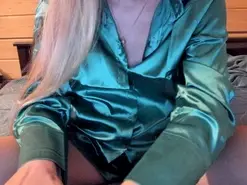 Ultrachick  live sex cam