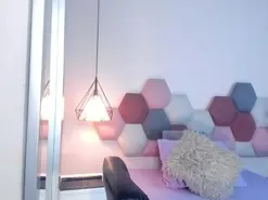 LaraGold  live sex cam