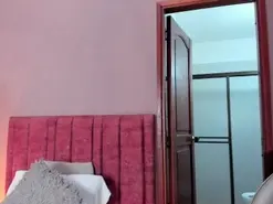 LaraGold  live sex cam