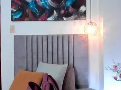 LaraGold  live sex cam