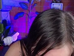 Taniaqueen19  live sex cam