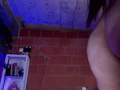 Taniaqueen19  live sex cam
