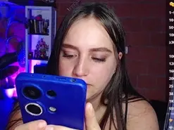 Taniaqueen19  live sex cam
