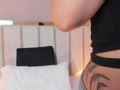 MaddyLove  live sex cam