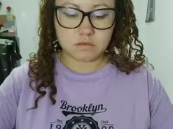 Curly_greeneyed  live sex cam