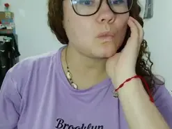 Curly_greeneyed  live sex cam